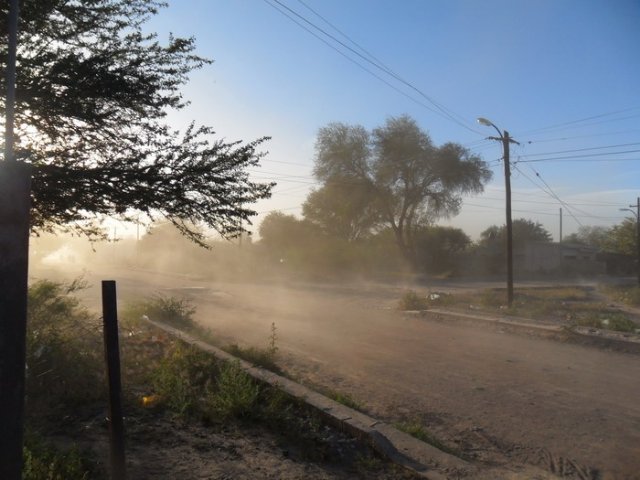 Alerta de viento zonda para el domingo: La máxima llegará a los 35°C