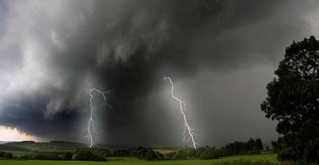 Hoy desciende la temperatura y siguen las tormentas