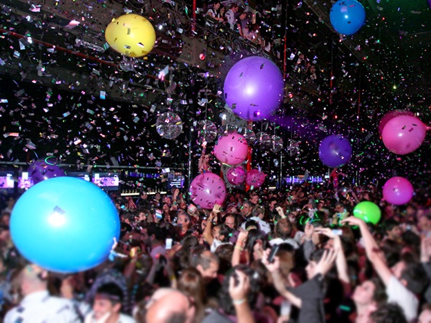 Decreto: el gobierno eliminó el pago de SADAIC en fiestas privadas