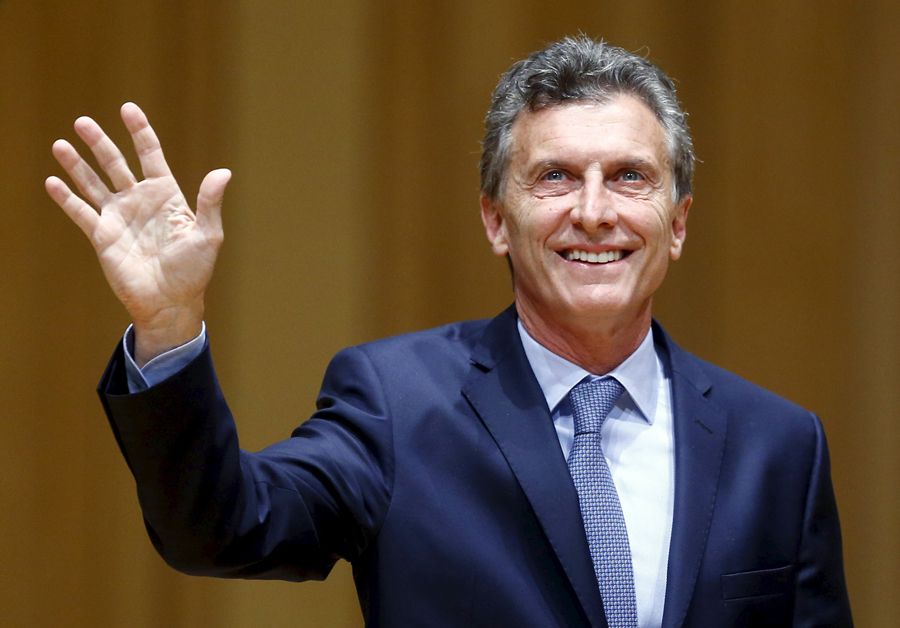 Recortan cargos públicos en todos los ministerios de la Nación