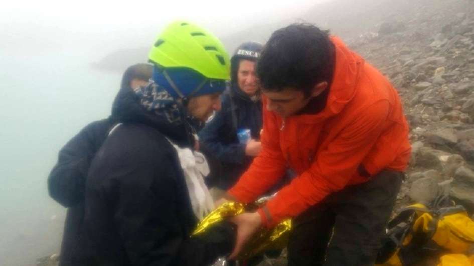 Rescataron a turistas que cayeron por una grieta de un glaciar en Ushuaia