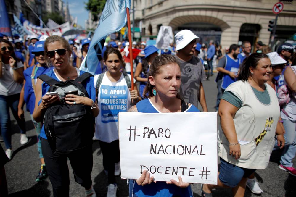 La Justicia autorizó al gobierno bonaerense a descontarles el día a los docentes que se sumen al paro