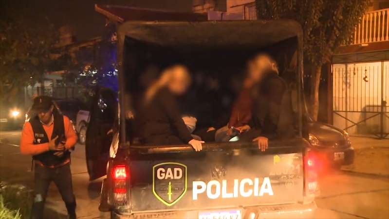 Tenían un prostíbulo en su casa y obligaban a su hija de 13 a trabajar como moza