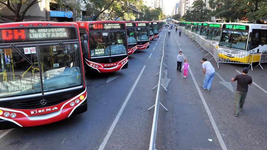 En Córdoba los colectivos tendrán que bajar a pasajeras en zonas seguras