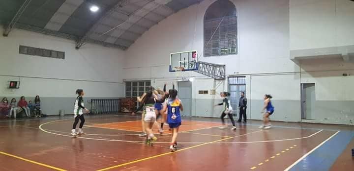 Los equipos de básquet femenino participan del torneo clausura de la copa “Viví Tunuyán”.