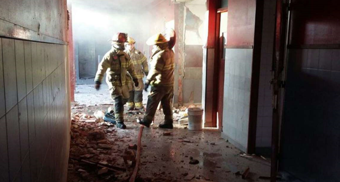Explotó una estufa en una escuela y fallecieron dos personas