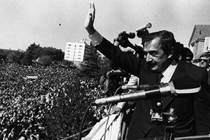 Efemérides: 30 de octubre, Restitución de la democracia y Raúl Alfonsín electo presidente