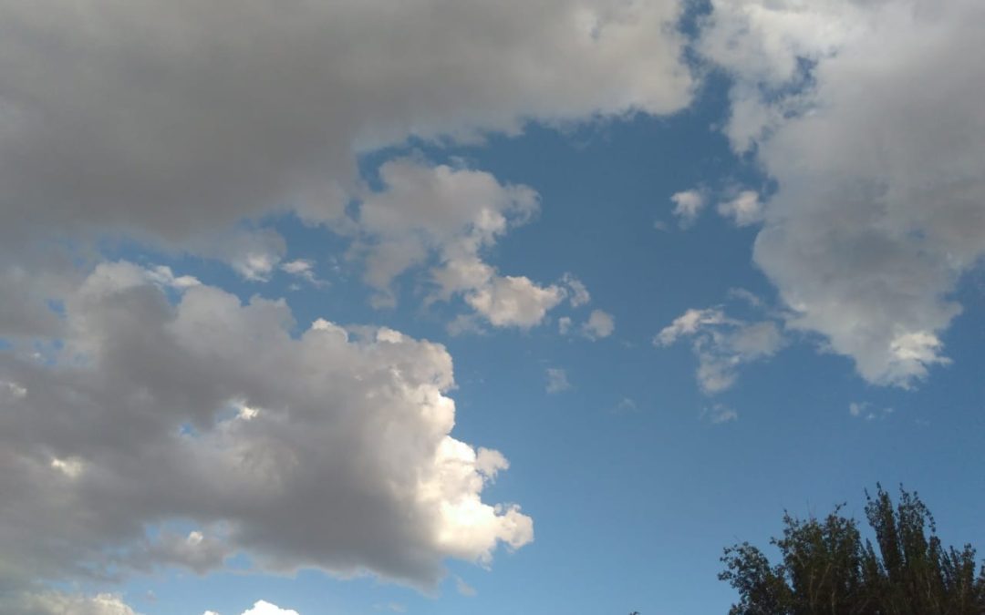 Lunes con nubosidad variable y probabilidades de tormentas aisladas