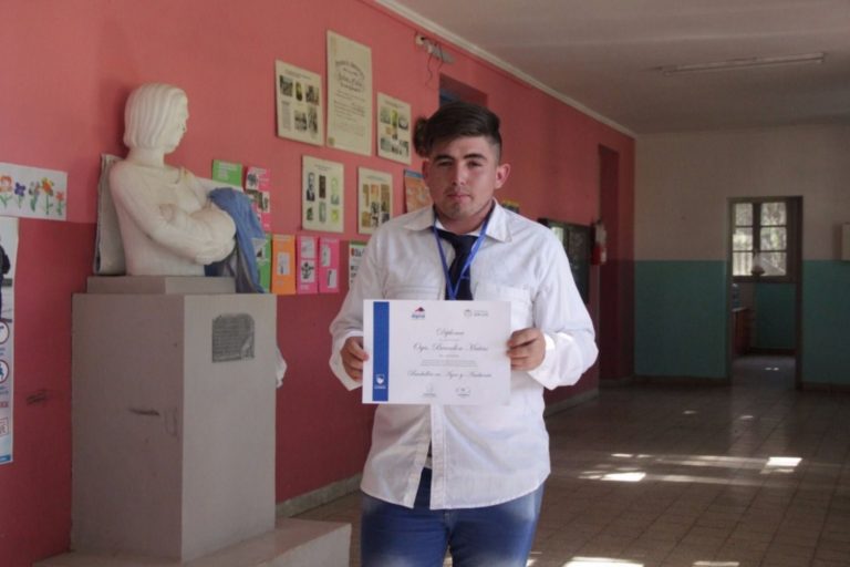 San Luis: la localidad de Lavaisse celebró el egreso del primer alumno del secundario