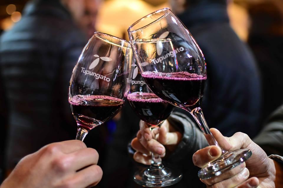 Científicos sugieren que tomar vino aliviaría la gravedad del Covid-19