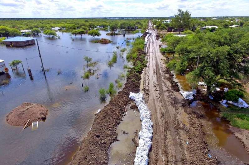 Ya son 2200 los evacuados por las inundaciones en el Litoral