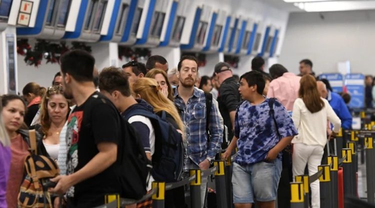 Gremios aeronáuticos anunciaron paro para el viernes 29 de marzo y lunes 1 de abril