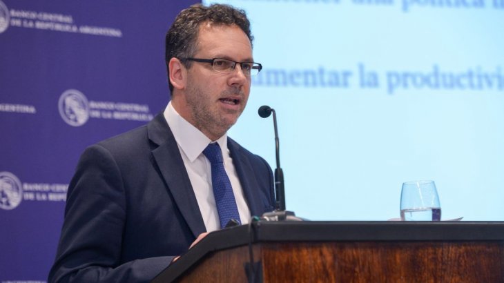 Las personas físicas podrán comprar hasta a un máximo de U$S 200 al mes