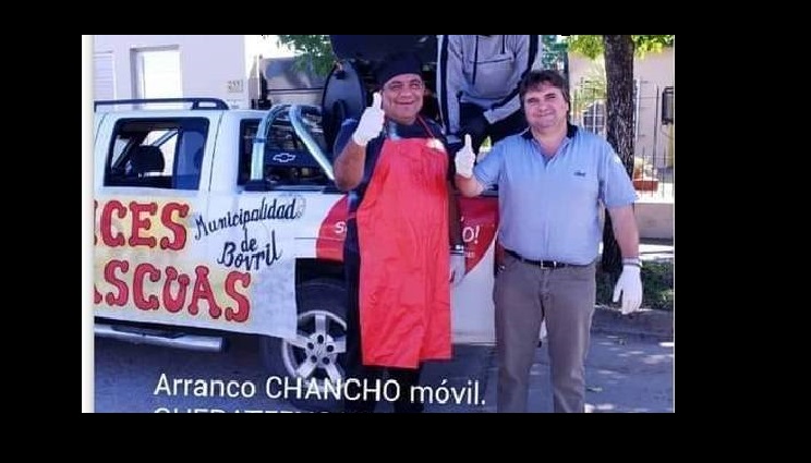 En Entre Ríos un intendente rompió la cuarentena y recorrió los barrios para sortear un lechón