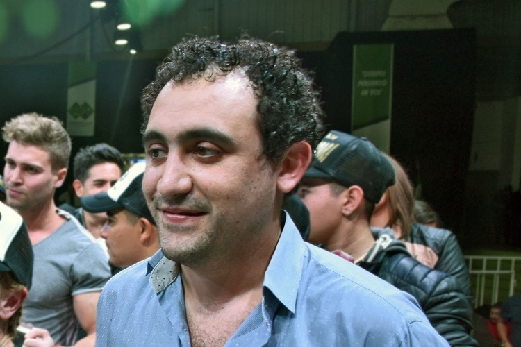 Acusan a un intendente de sacarle viandas de comida a la Policía por multar a un amigo