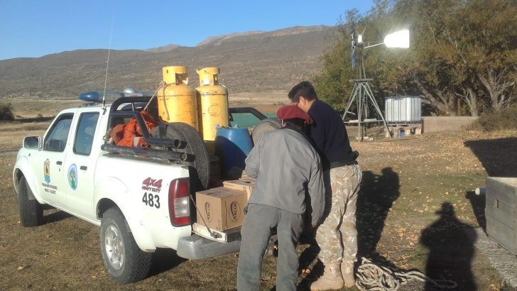 En Santa Cruz, Peones de estancia se quedaron sin pilas en su radio y no se enteraron de la pandemia