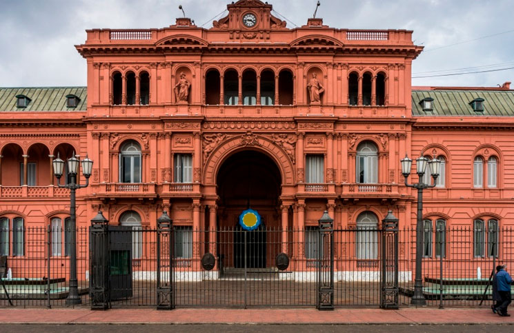 El Gobierno nacional decretó cinco días de duelo nacional
