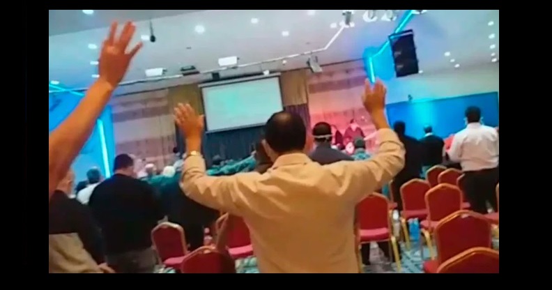 Pastor rompió la cuarentena e invitó a cientos de fieles a una celebración