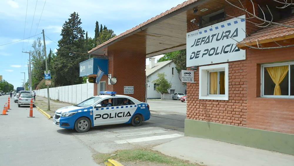 Rompió la cuarentena para tener una cita, pero le terminaron robando