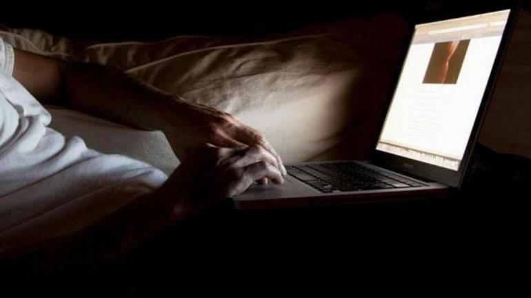 Denuncian que webs porno utilizan fotos de jóvenes del Alto Valle: un caso ya está en la justicia de Cipoletti.