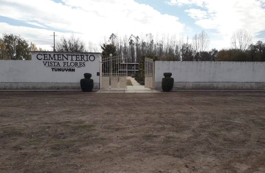 Anuncian la ampliación del cementerio de Vista Flores