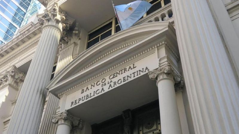 Desde el Banco Central analizan la emisión de un billete de 5 mil pesos