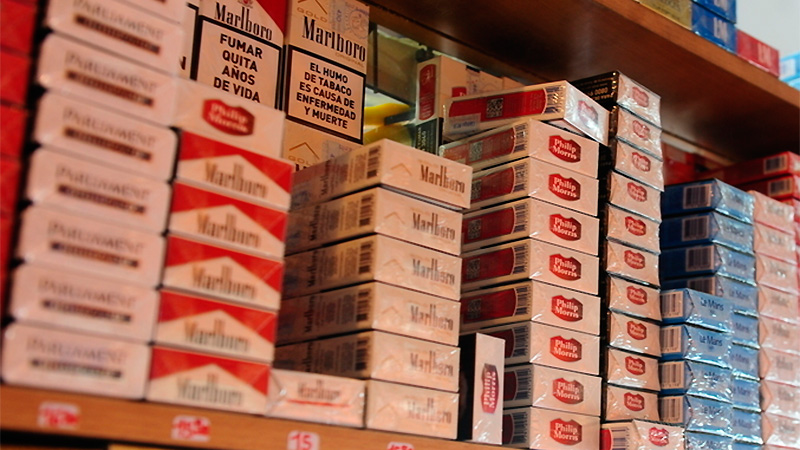 Un paquete de cigarrillos cotiza a $ 500 en algunos kioscos y avisos online