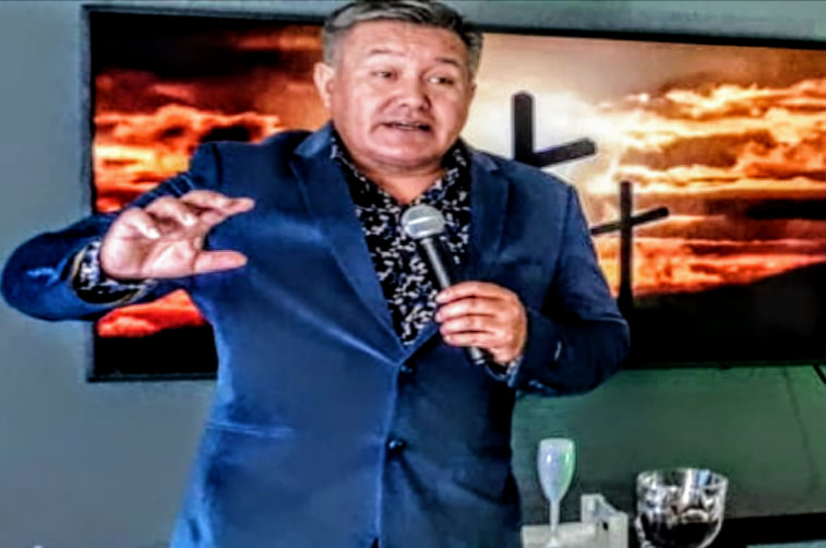 Escándalo un pastor le mandó un video porno a una vecina