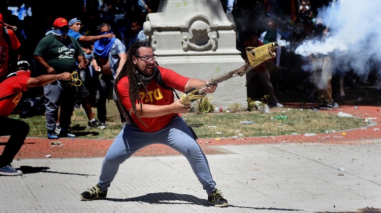 Pidieron a Uruguay la extradición del militante de izquierda detenido días atrás