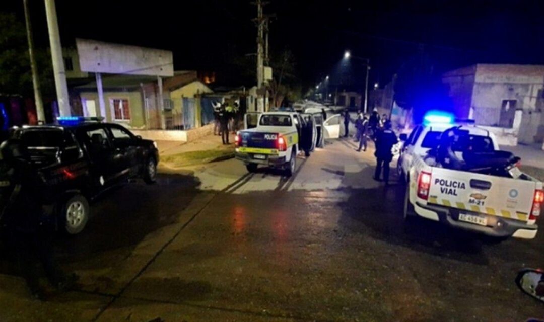 Enfermera y choferes de ambulancia detenidos por hacer una fiesta en plena cuarentena
