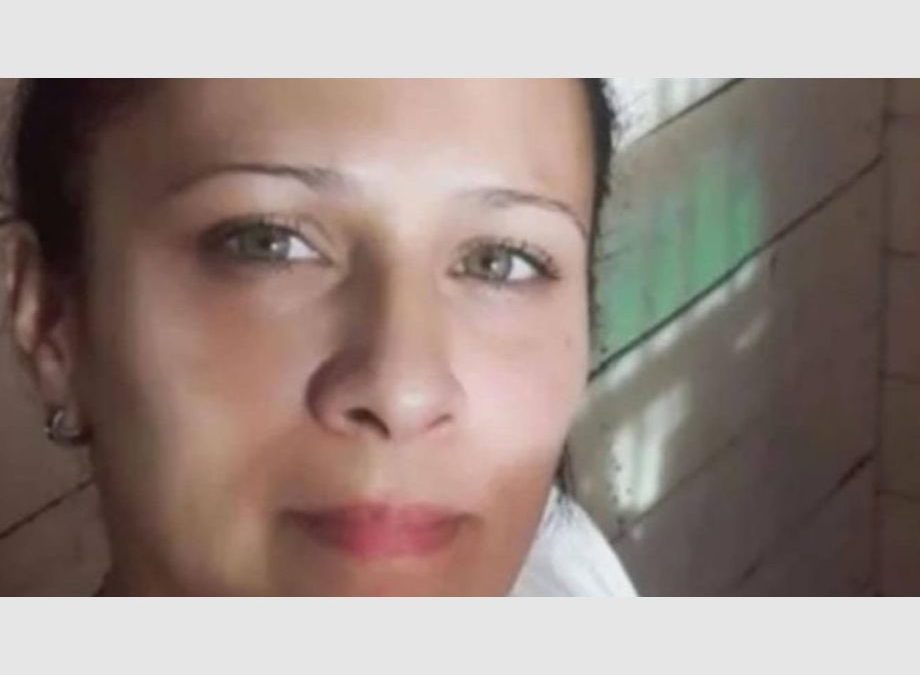 Locura total: roció con nafta a su mujer y la prendió fuego