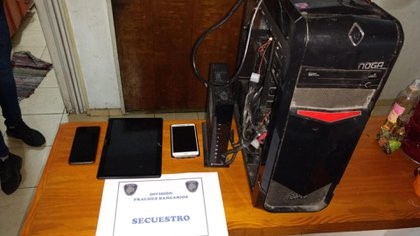 Guardia de seguridad bancaria engañaba y estafaba a jubilados