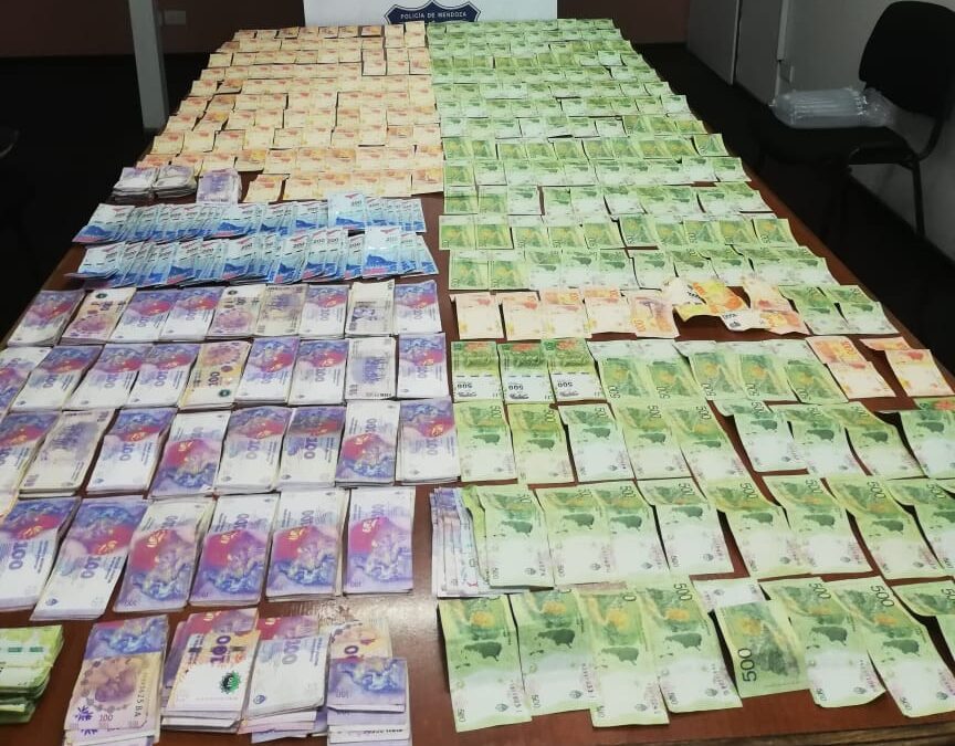 Un detenido, droga y una gran suma de dinero tras un allanamiento en Guaymallén