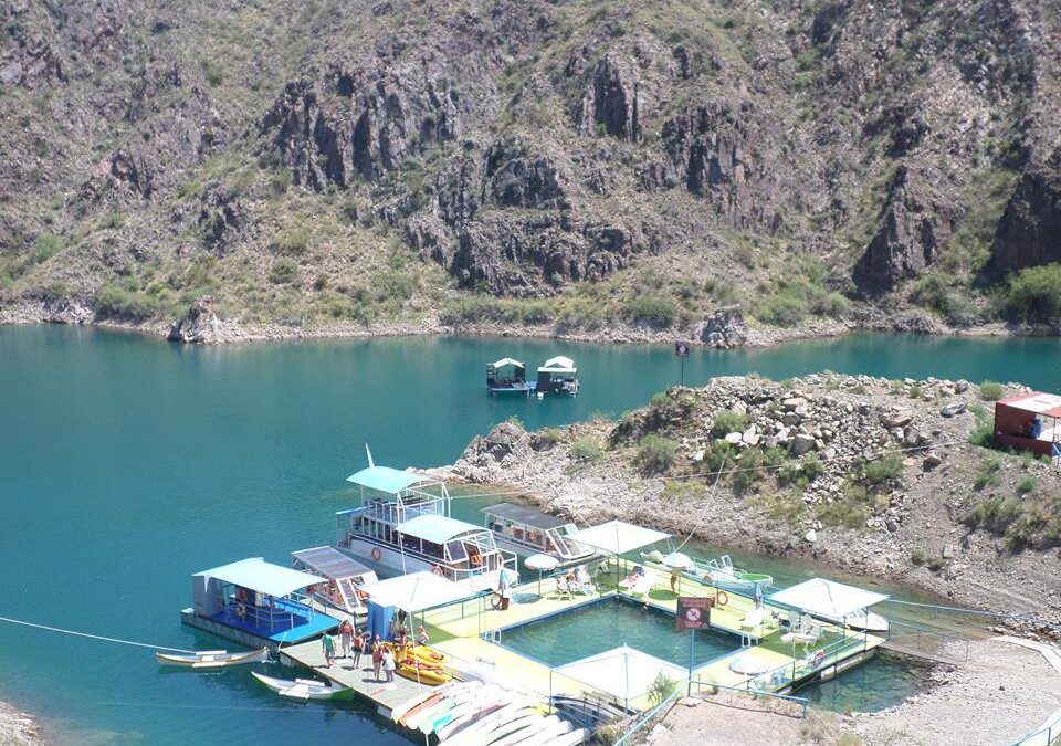 Dos chicas fueron rescatadas tras una creciente de agua en San Rafael