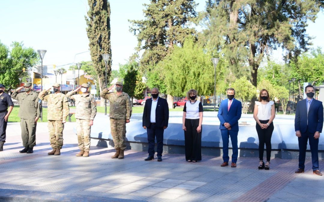 Dos departamentos valletanos rindieron homenaje al bicentenario del primer izamiento de la bandera nacional en las Islas Malvinas
