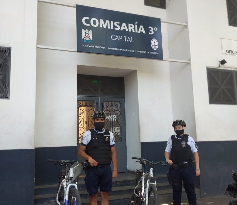 Dos policías salvaron la vida de un taxista que estaba con un paro cardiaco
