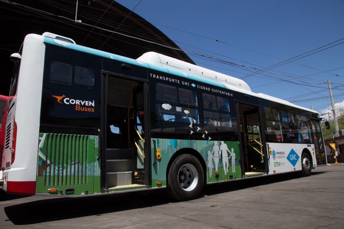 Presentaron el primer colectivo a GNC para la zona urbana de Mendoza