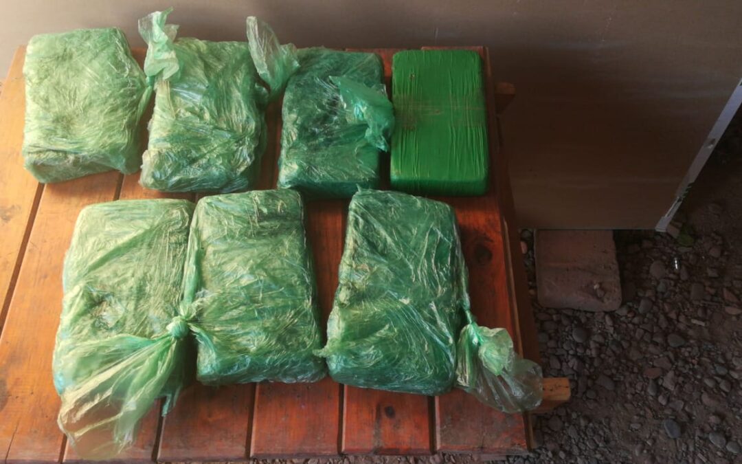 Dos personas detenida con más de 7 kilos de cocaína