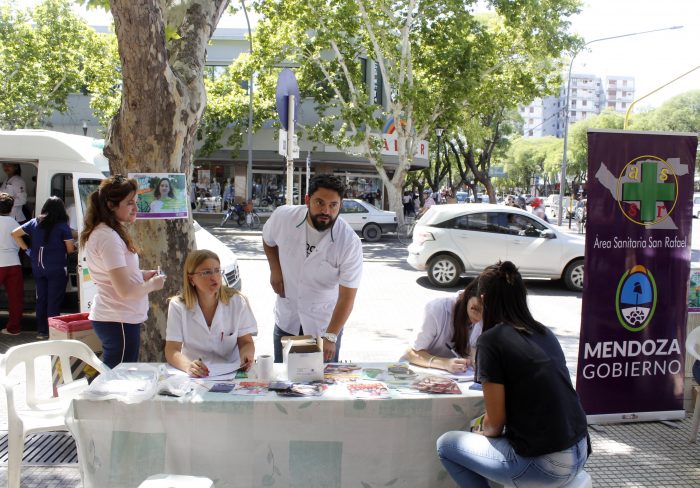Realizan una campaña para concientizar y promover el test de VIH
