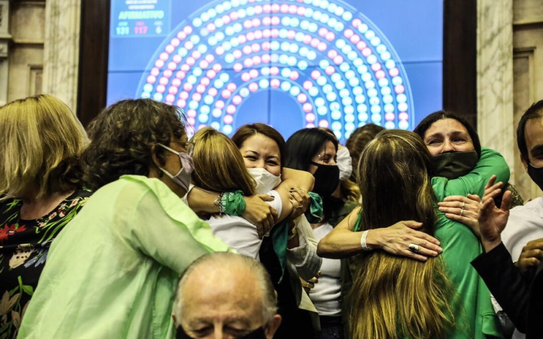 Aborto legal: Diputados le dio media sanción y ahora el proyecto pasa al senado