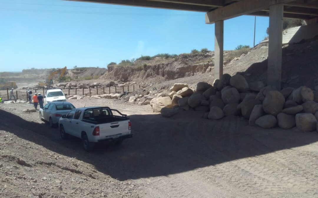 Completaron el 70% de la obra de control de erosión de cauces en el arroyo Los Pozos