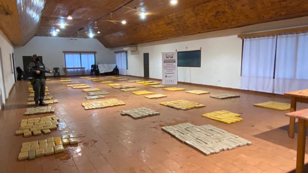 Tras tareas investigativas, Gendarmería decomisó 910 kilos de marihuana
