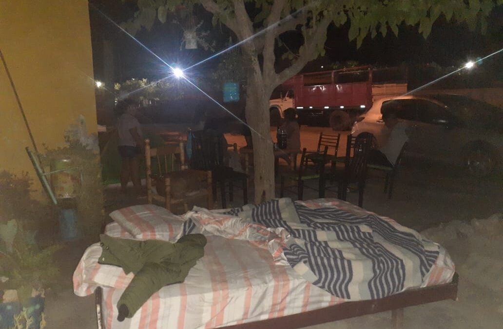 El terremoto de San Juan dejó varios inconvenientes edilicios y algunos vecinos hicieron noche en la vereda
