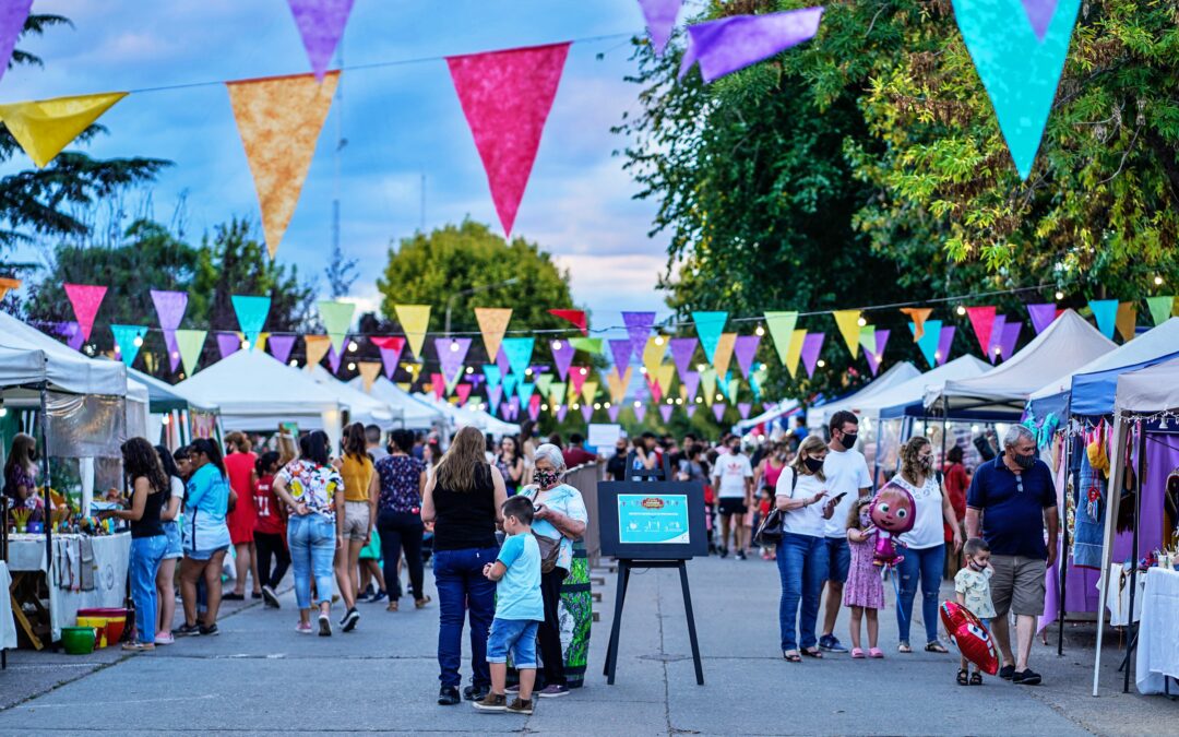 Realizaron la feria artesanal con un toque especial por el día de la mujer