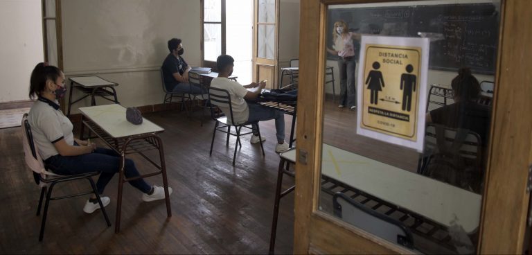 El Gobierno informó que hay 76.000 anotados para recibir la beca Progresar