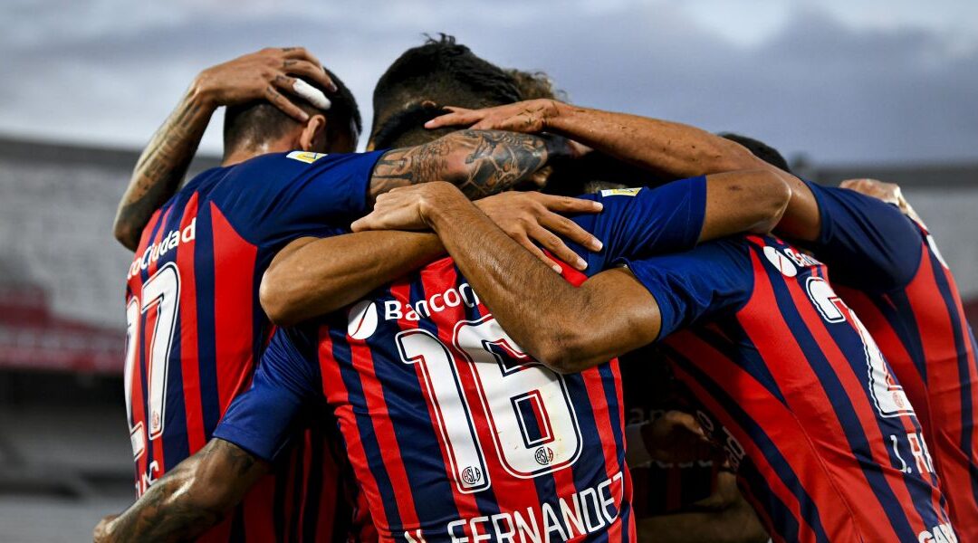 El «Ciclón» se impuso en el clásico en el Monumental