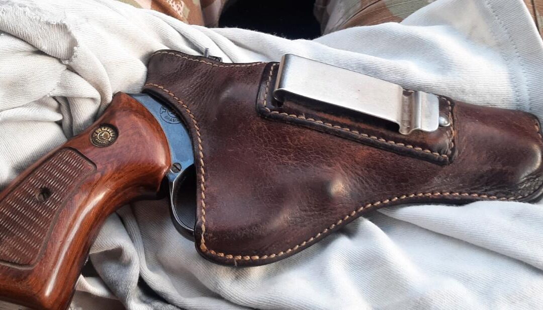 Personal policial secuestró armas en distintos puestos de controles y cuatro personas quedaron detenidas