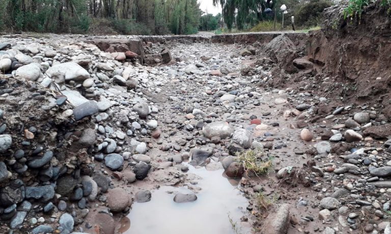 El 80% de la red vial de San Rafael está afectada luego de una intensa tormenta