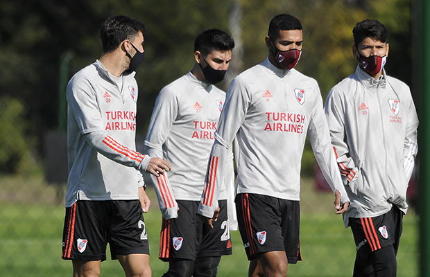 River le pidió a CONMEBOL agregar a dos arqueros