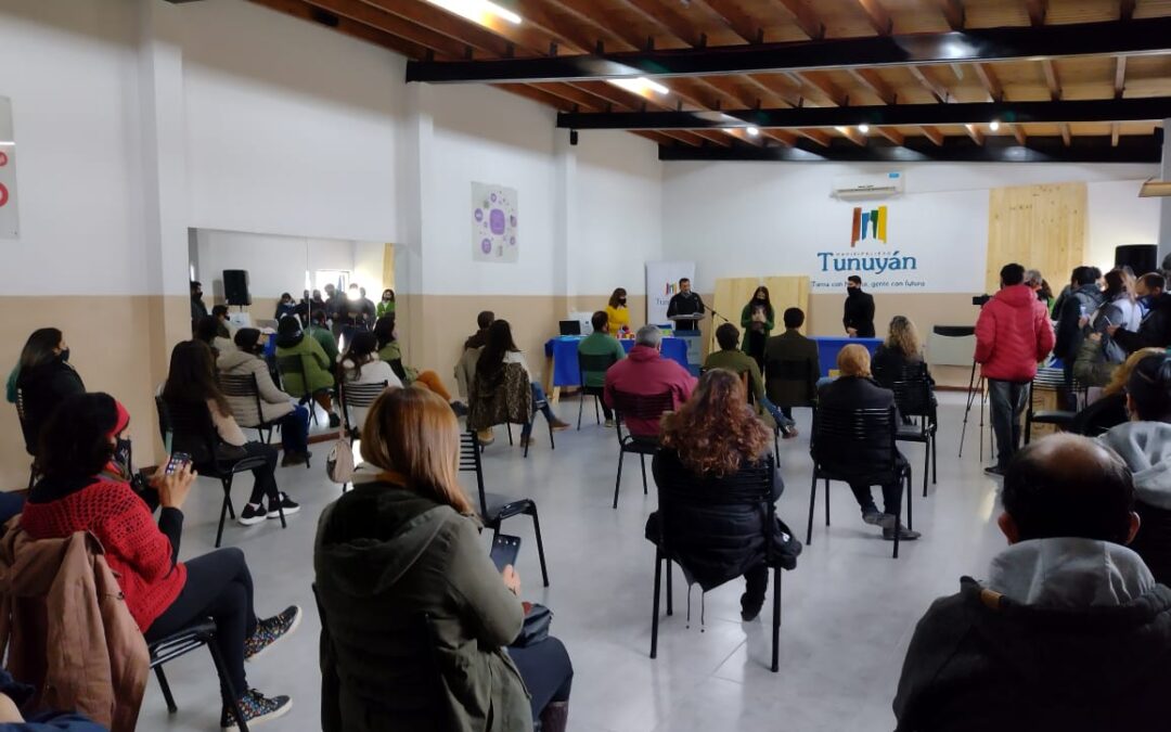 Entregaron materiales y herramientas a emprendedores de Tunuyán